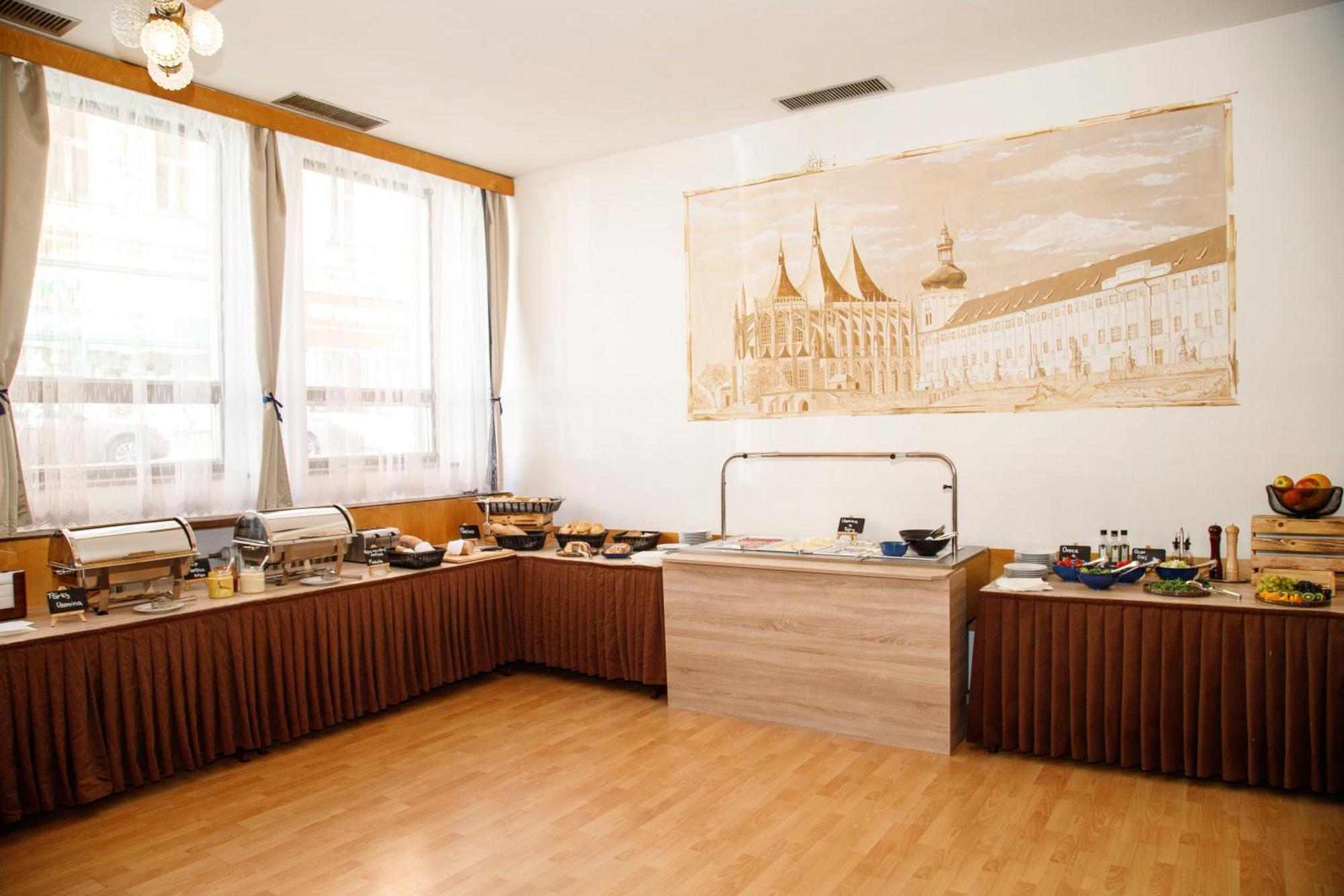 Lh Hotel Medinek Old Town Кутна Гора Екстер'єр фото