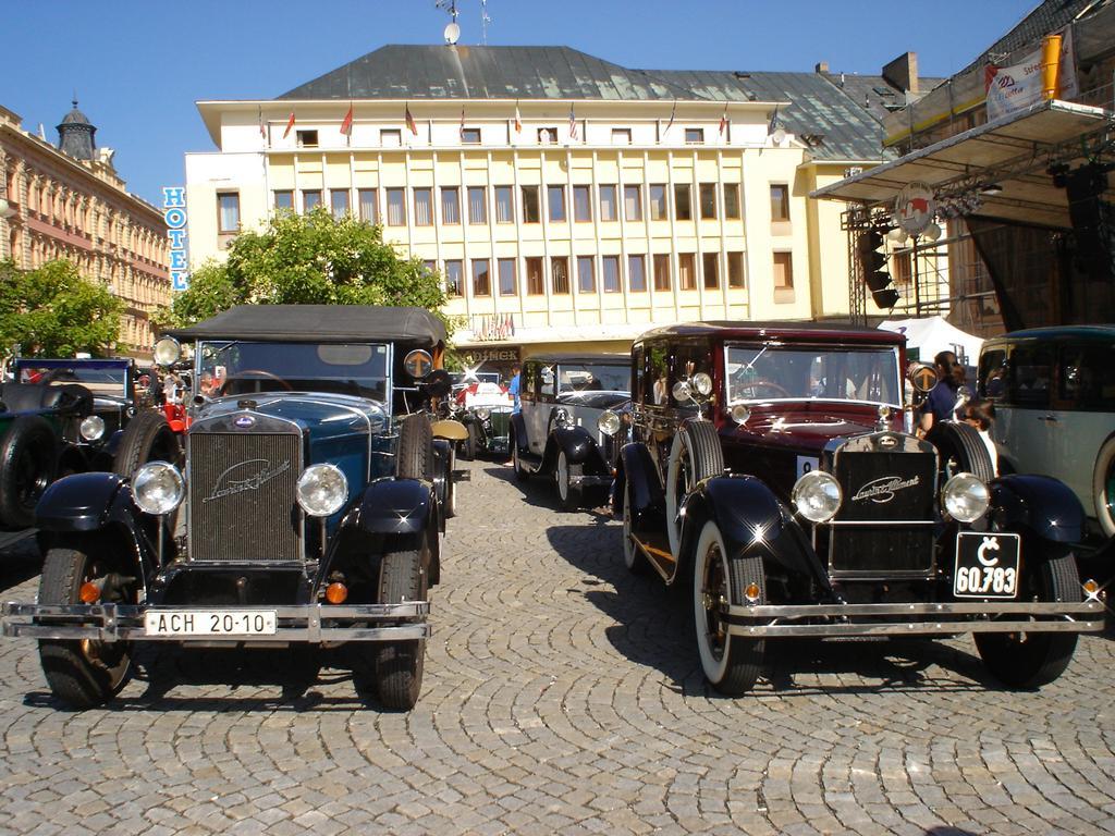 Lh Hotel Medinek Old Town Кутна Гора Екстер'єр фото