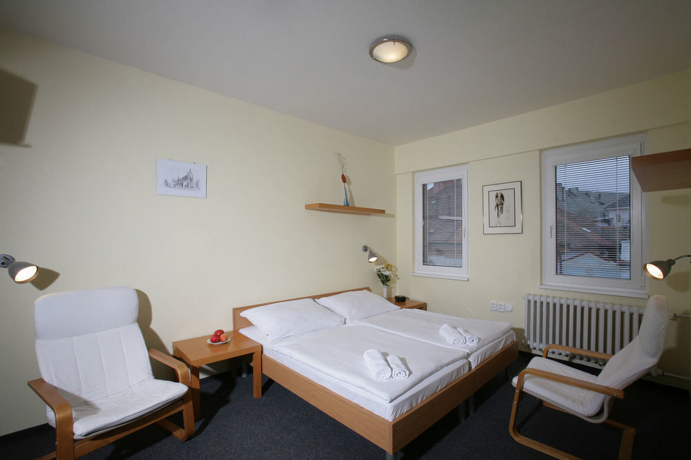 Lh Hotel Medinek Old Town Кутна Гора Екстер'єр фото