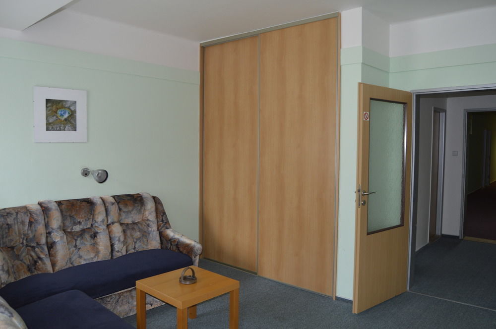 Lh Hotel Medinek Old Town Кутна Гора Екстер'єр фото