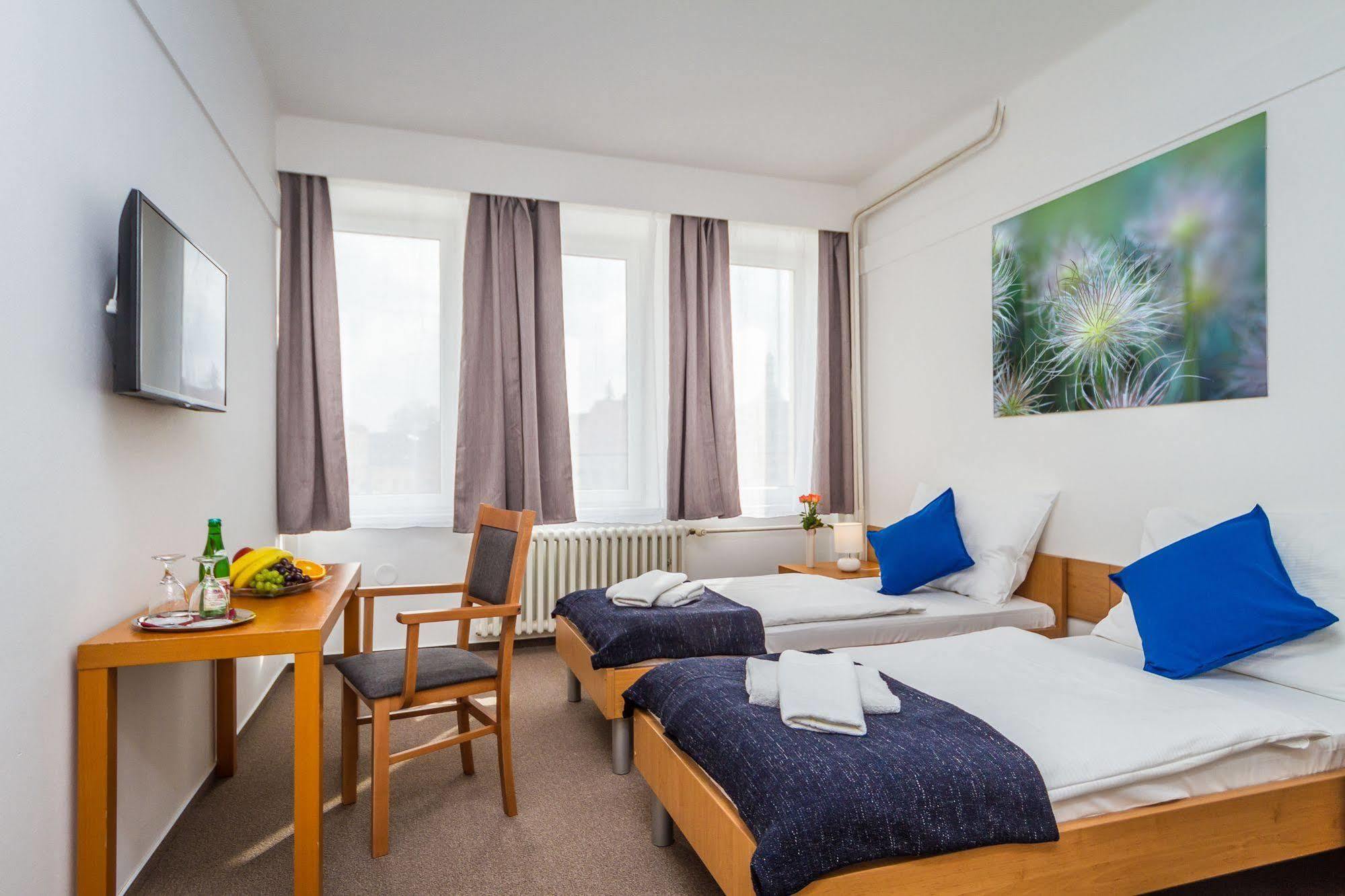 Lh Hotel Medinek Old Town Кутна Гора Екстер'єр фото