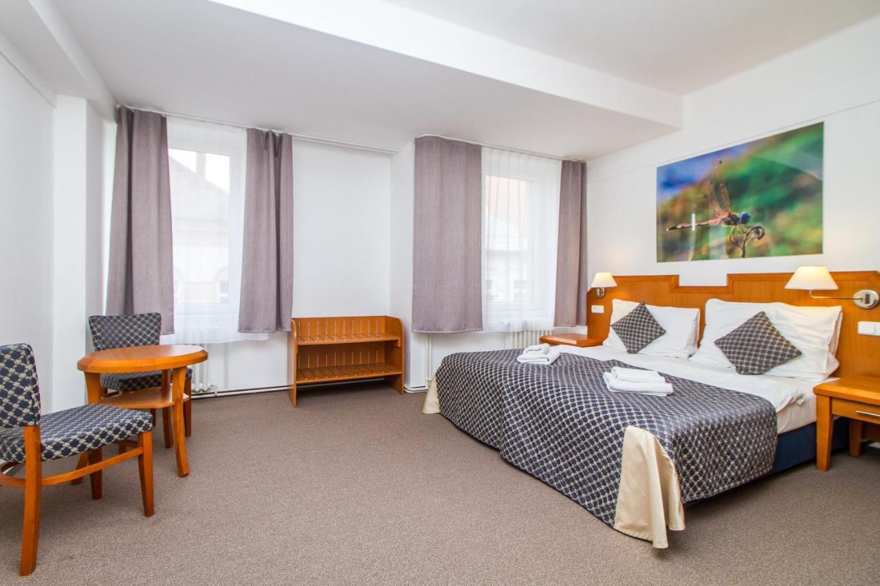 Lh Hotel Medinek Old Town Кутна Гора Екстер'єр фото