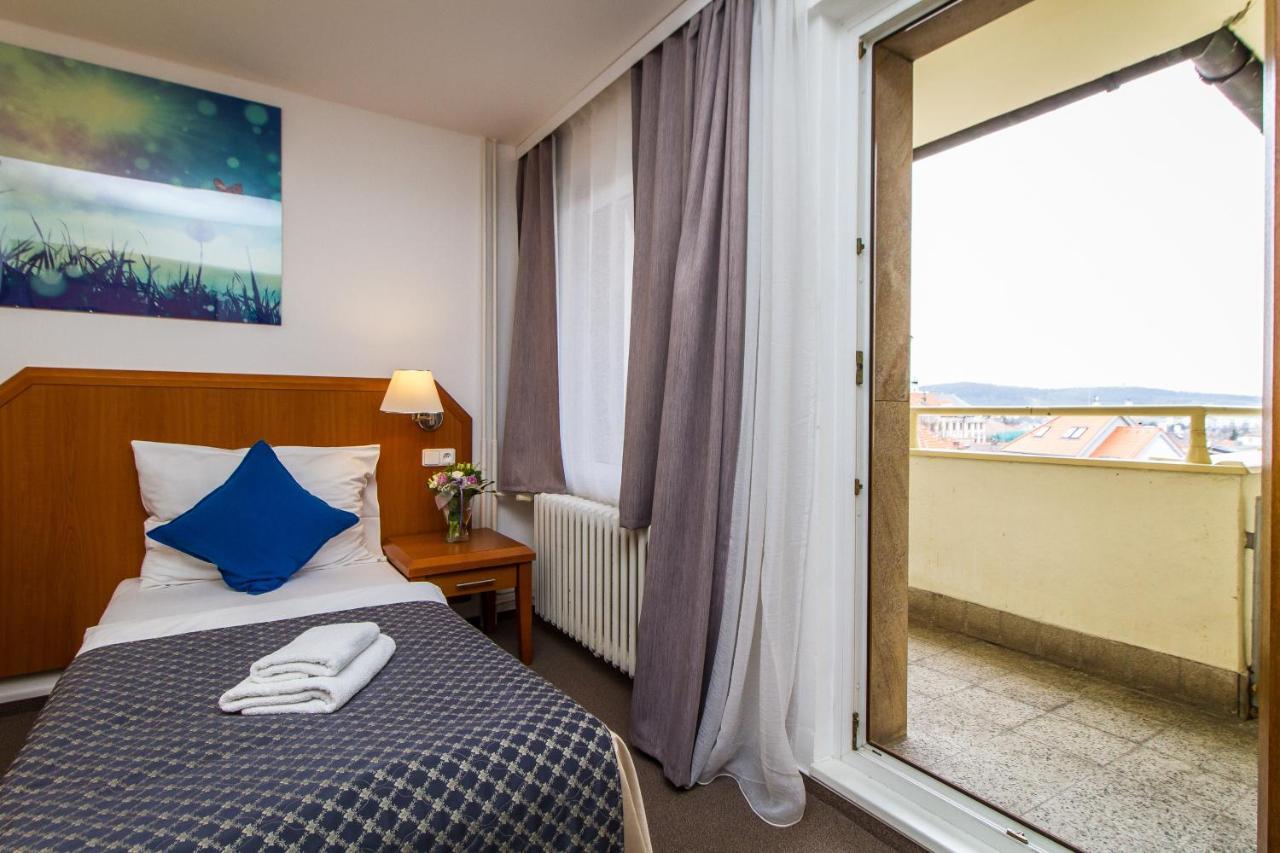 Lh Hotel Medinek Old Town Кутна Гора Екстер'єр фото