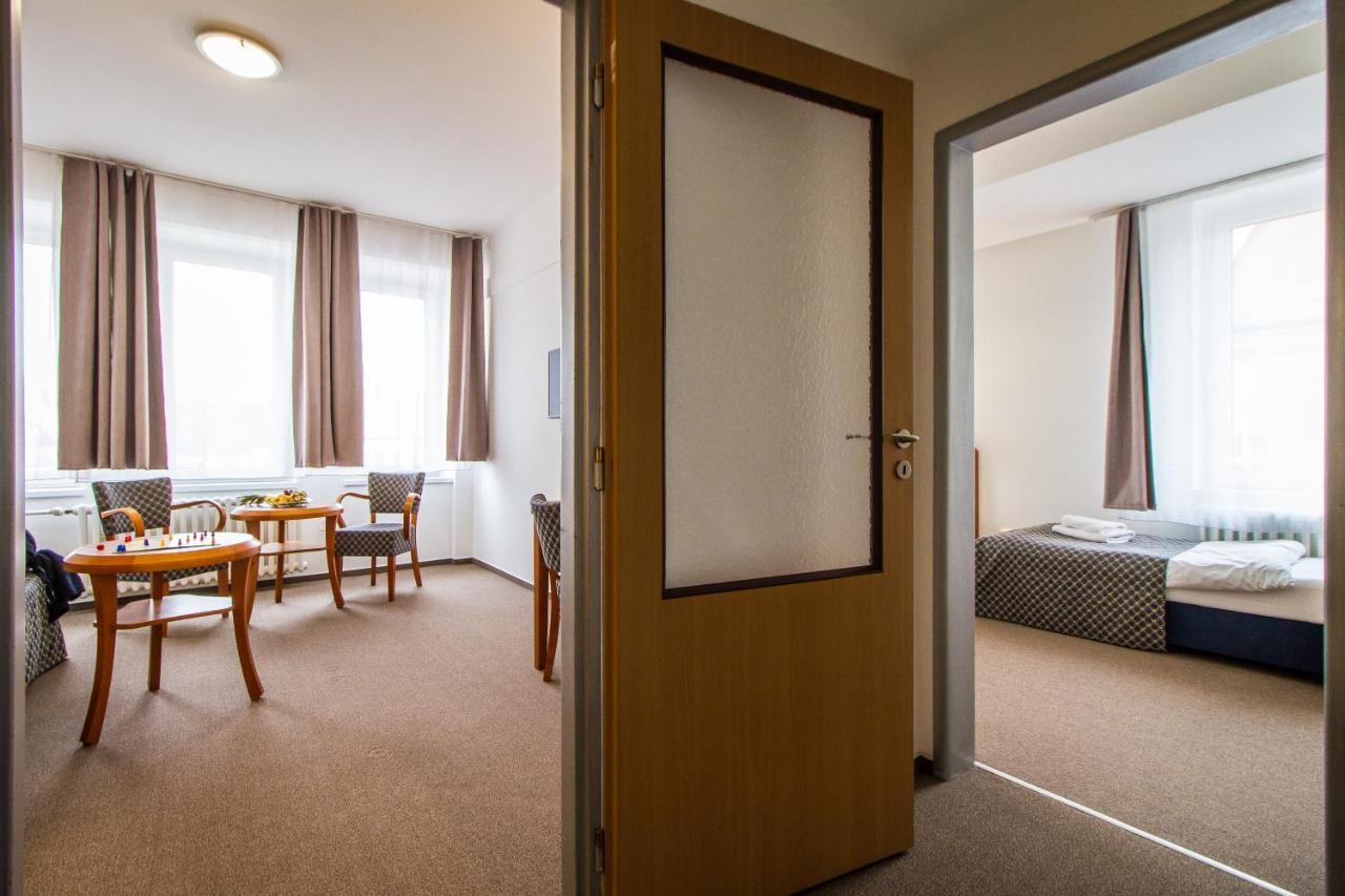Lh Hotel Medinek Old Town Кутна Гора Екстер'єр фото