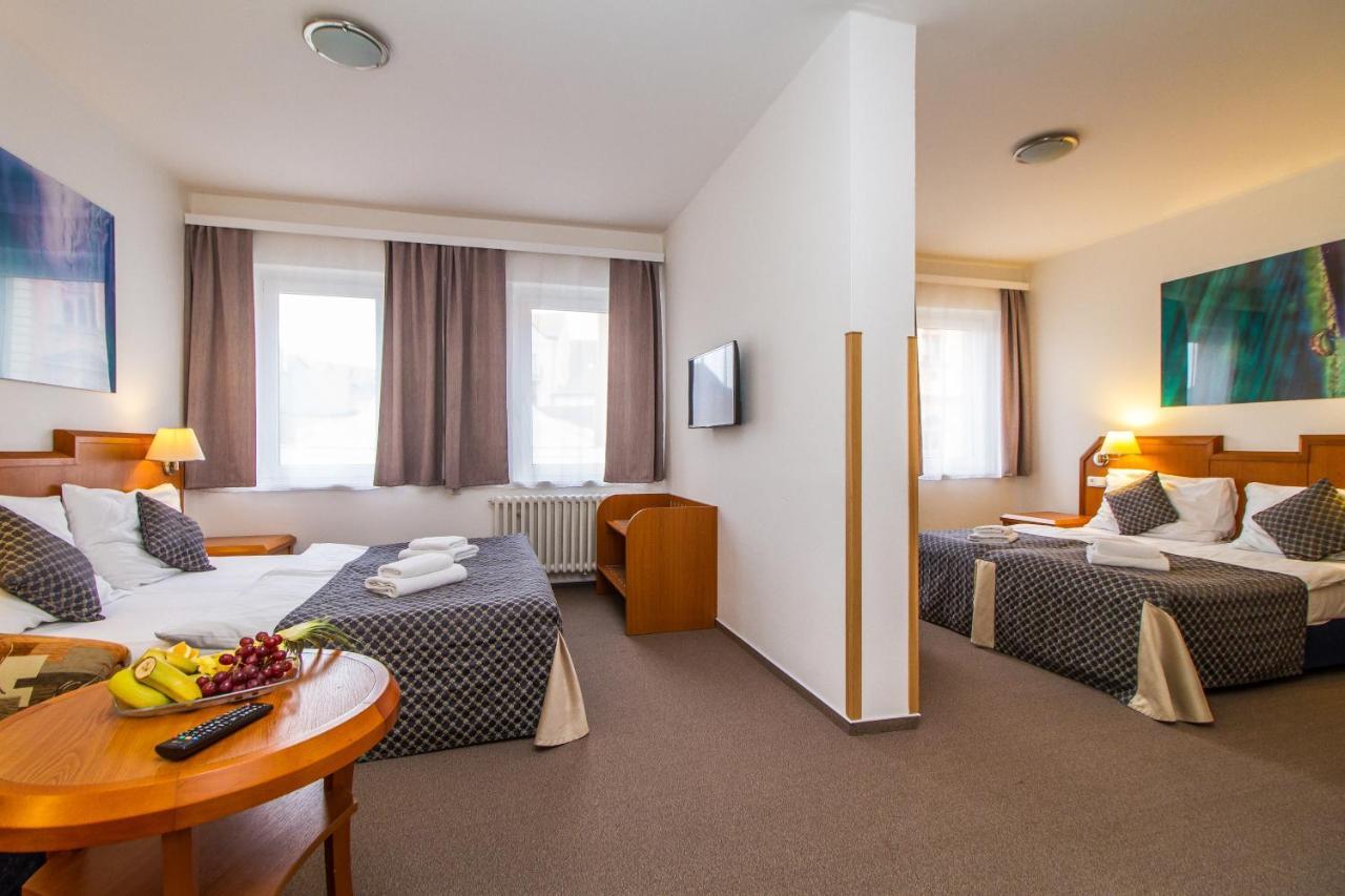 Lh Hotel Medinek Old Town Кутна Гора Екстер'єр фото