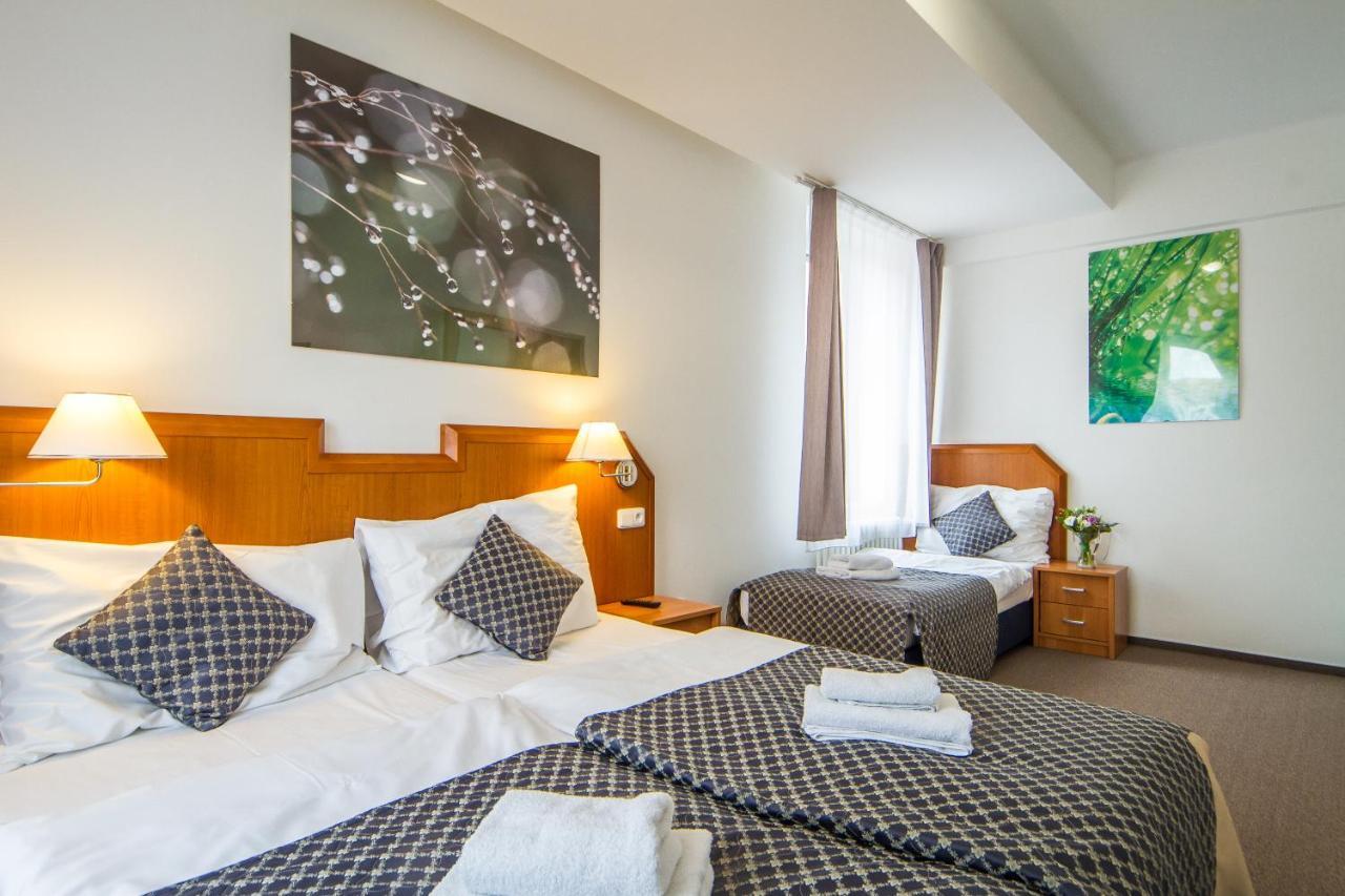 Lh Hotel Medinek Old Town Кутна Гора Екстер'єр фото