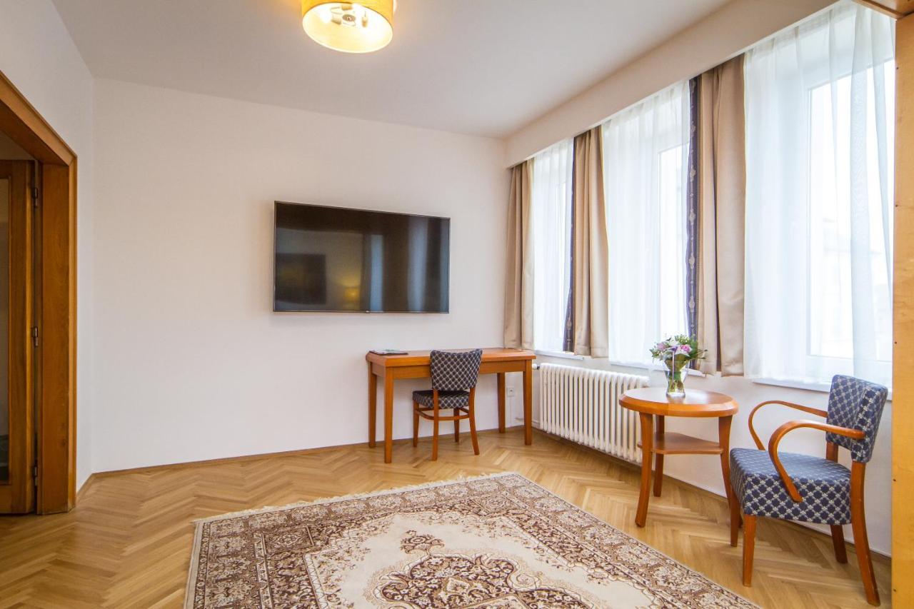 Lh Hotel Medinek Old Town Кутна Гора Екстер'єр фото
